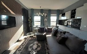 Apartment With Terrace House 33